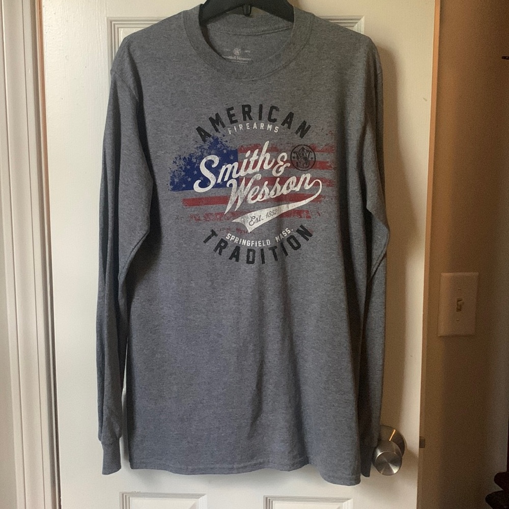NWOT Smith and Wesson long sleeve T-shirt